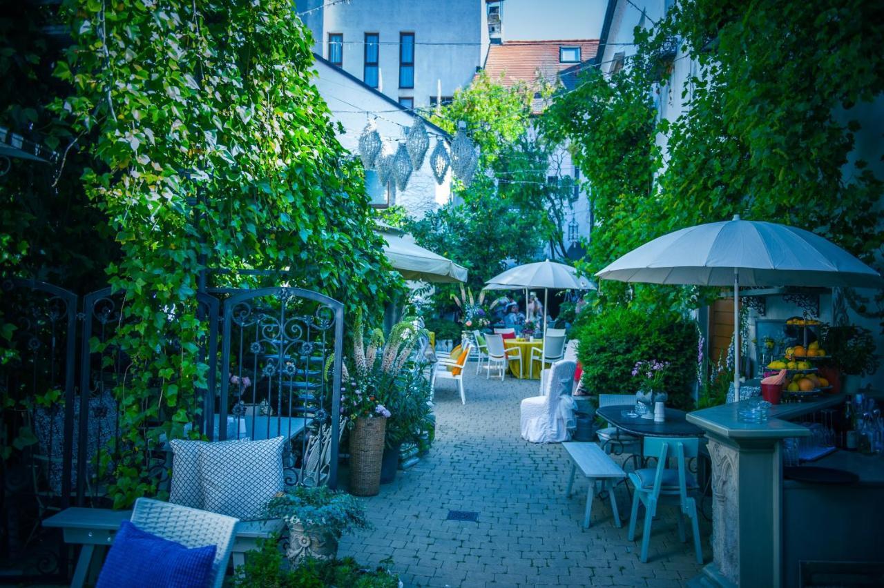 Art Boutique Hotel Buergerhaus Rust Buitenkant foto